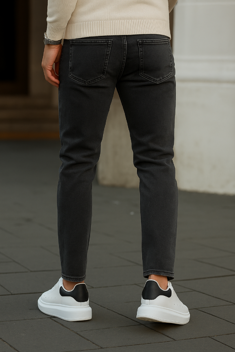 THE OSCAR JEANS